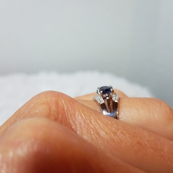 IOLITE AND DIAMOND RING - Picture 7 of 8